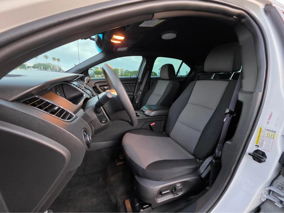 2013 Ford Taurus 6th Gen - Image 9 of 21