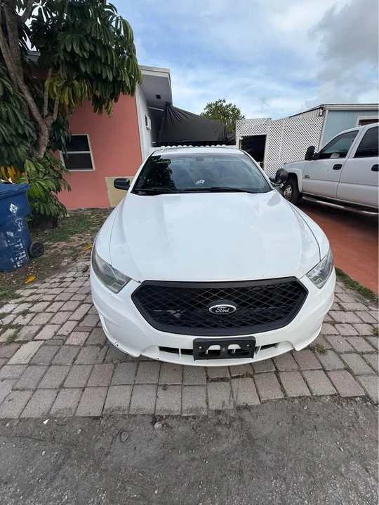 2013 Ford Taurus 6th Gen - Image 2 of 8