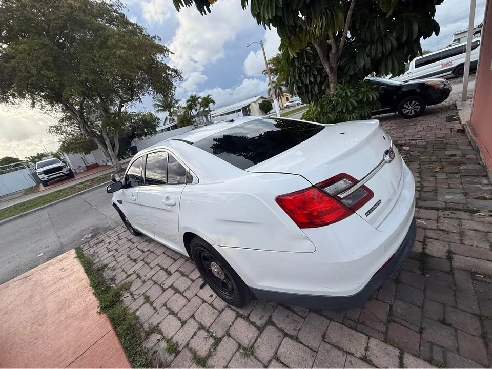 2013 Ford Taurus 6th Gen - Image 4 of 8