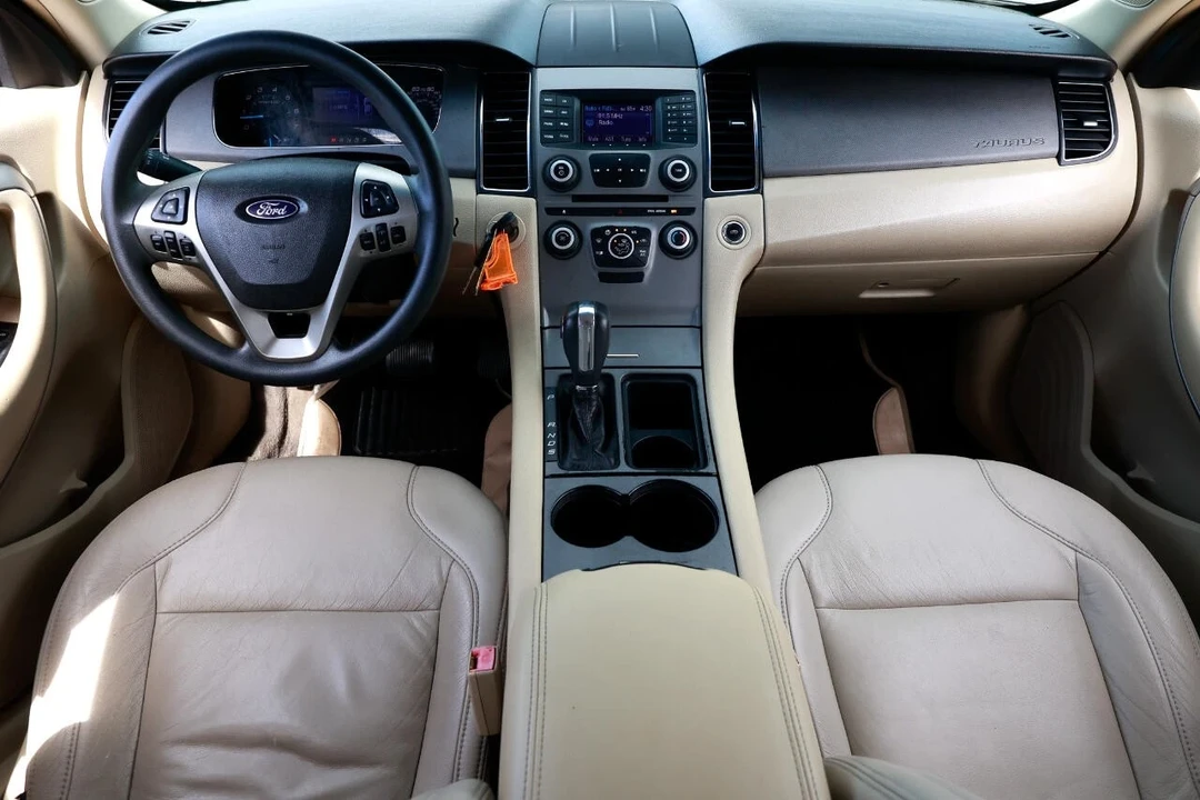 2013 Ford Taurus 5th Gen - Image 2 of 12