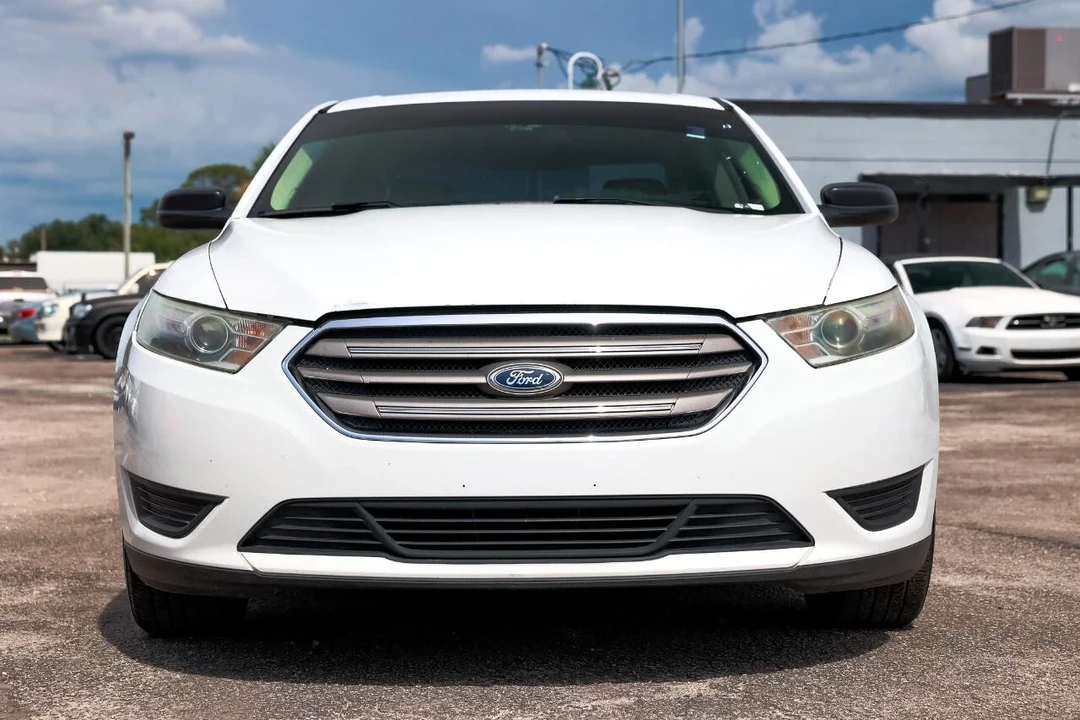 2013 Ford Taurus 5th Gen - Image 17 of 21