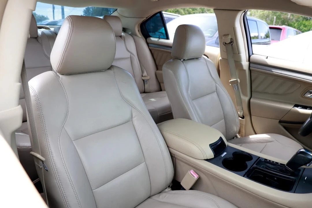 2013 Ford Taurus 5th Gen - Image 16 of 21