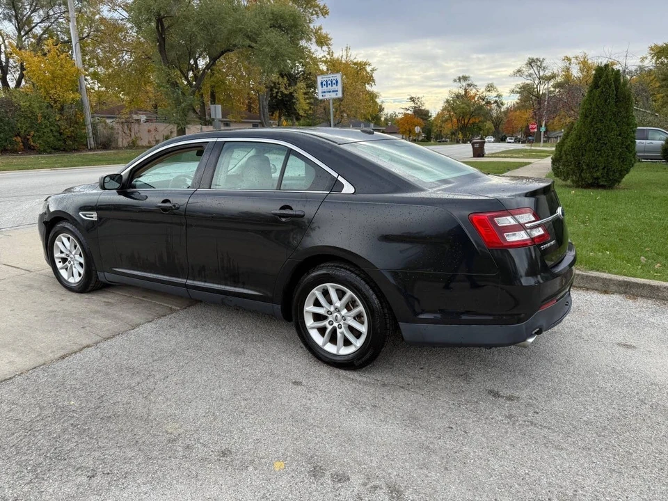 2013 Ford Taurus 5th Gen - Image 2 of 21