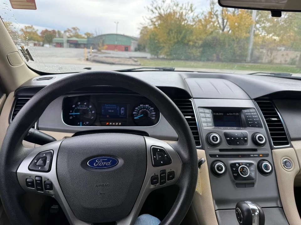 2013 Ford Taurus 5th Gen - Image 17 of 21