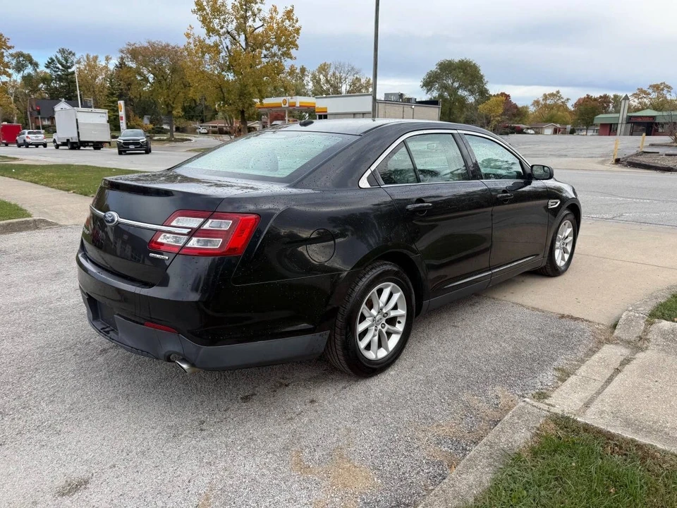 2013 Ford Taurus 5th Gen - Image 14 of 21