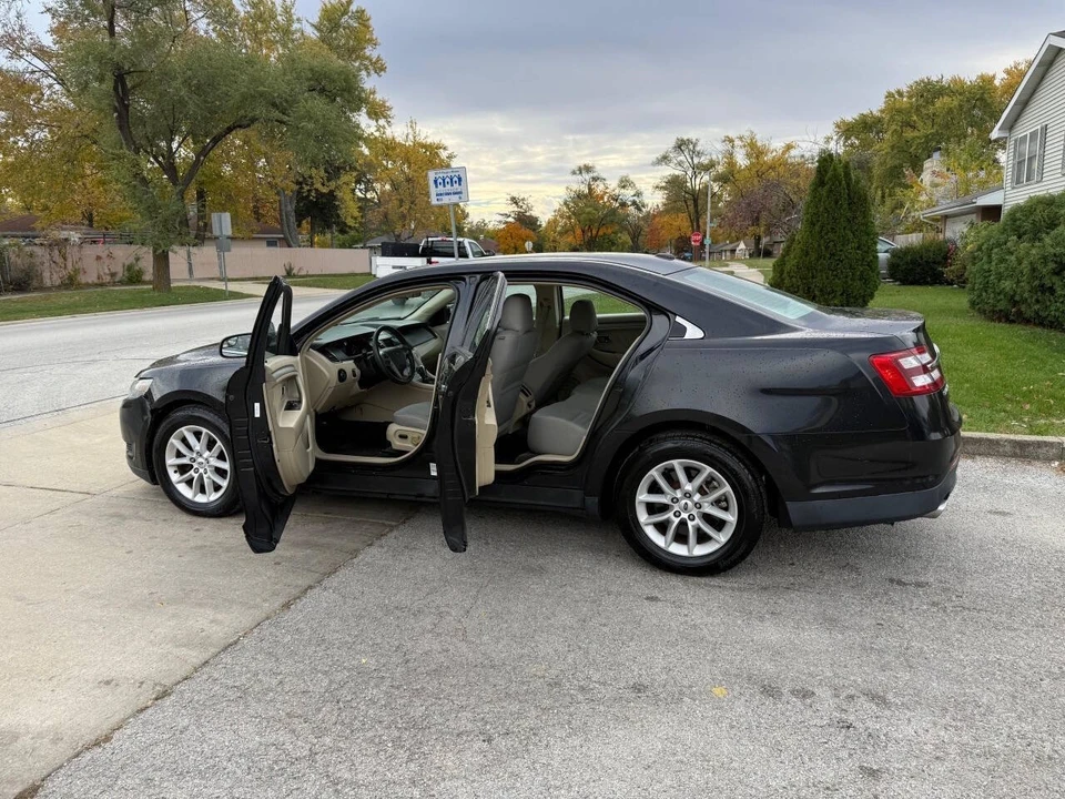 2013 Ford Taurus 5th Gen - Image 16 of 21