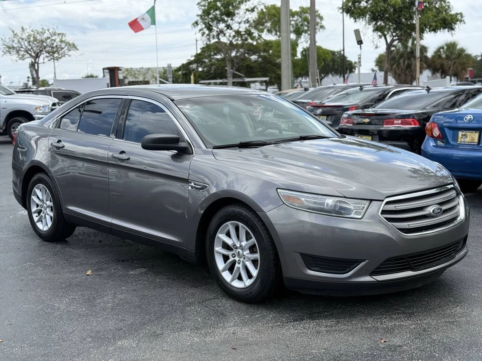 2013 Ford Taurus 5th Gen - Image 9 of 21