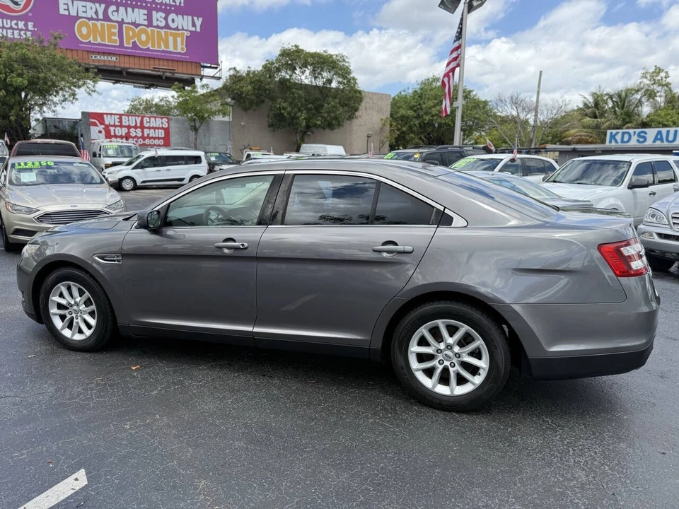 2013 Ford Taurus 5th Gen - Image 5 of 21