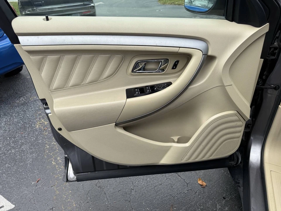 2013 Ford Taurus 5th Gen - Image 17 of 21