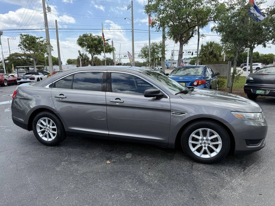 2013 Ford Taurus 5th Gen - Image 10 of 21