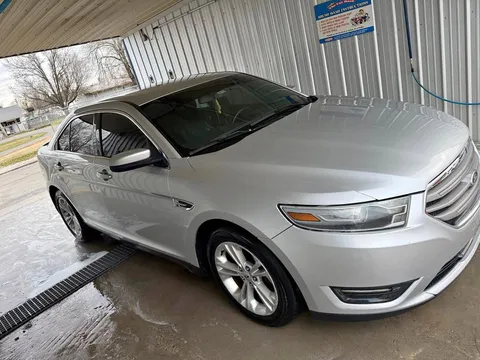 2013 Ford Taurus SE