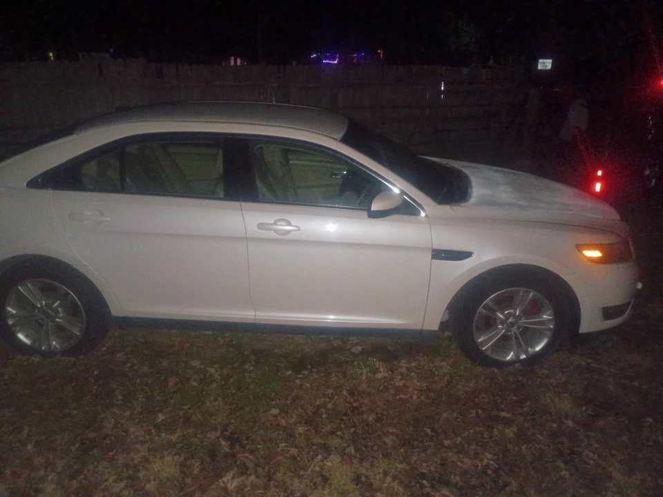 2013 Ford Taurus 5th Gen - Image 7 of 15