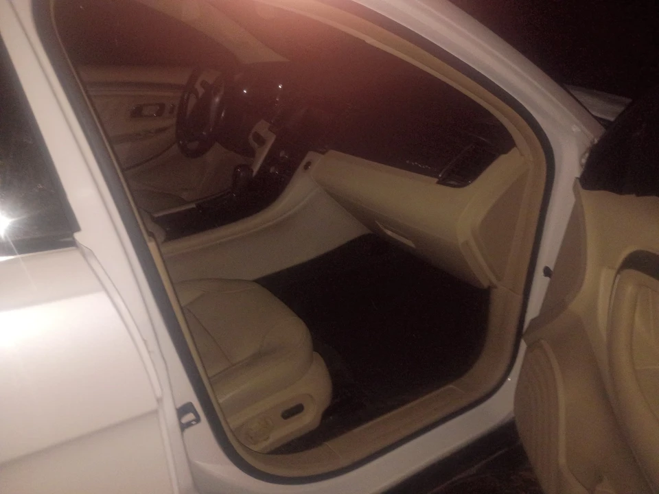 2013 Ford Taurus 5th Gen - Image 11 of 15