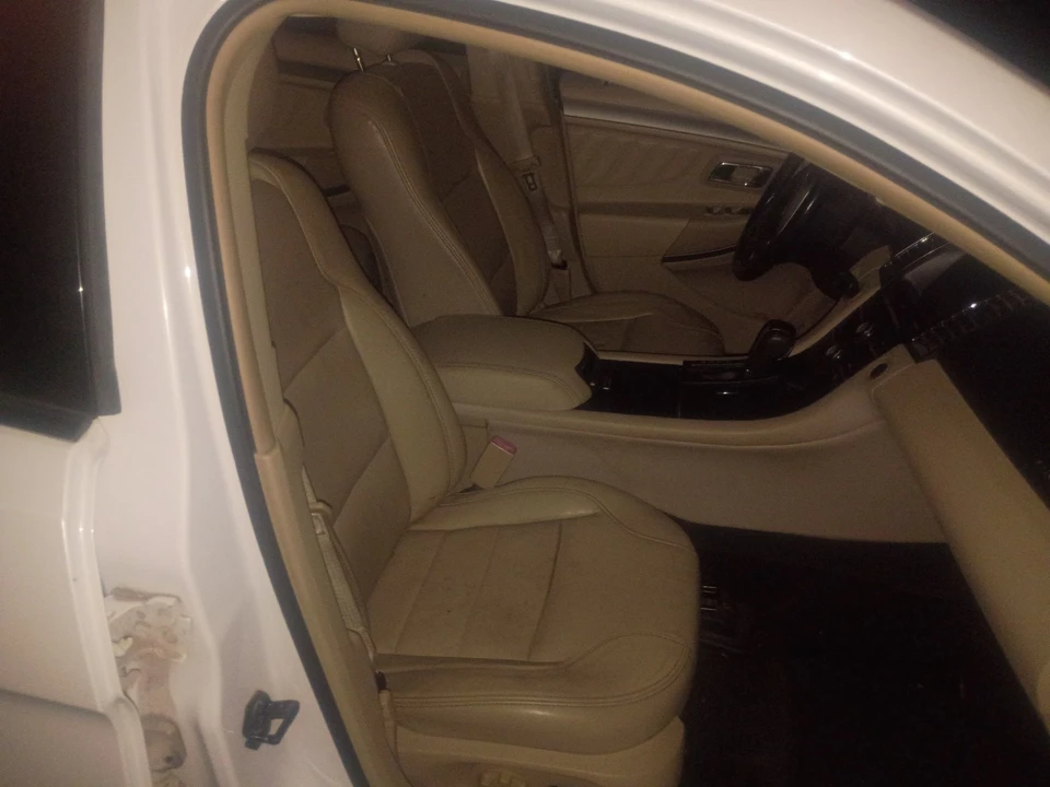 2013 Ford Taurus 5th Gen - Image 12 of 15