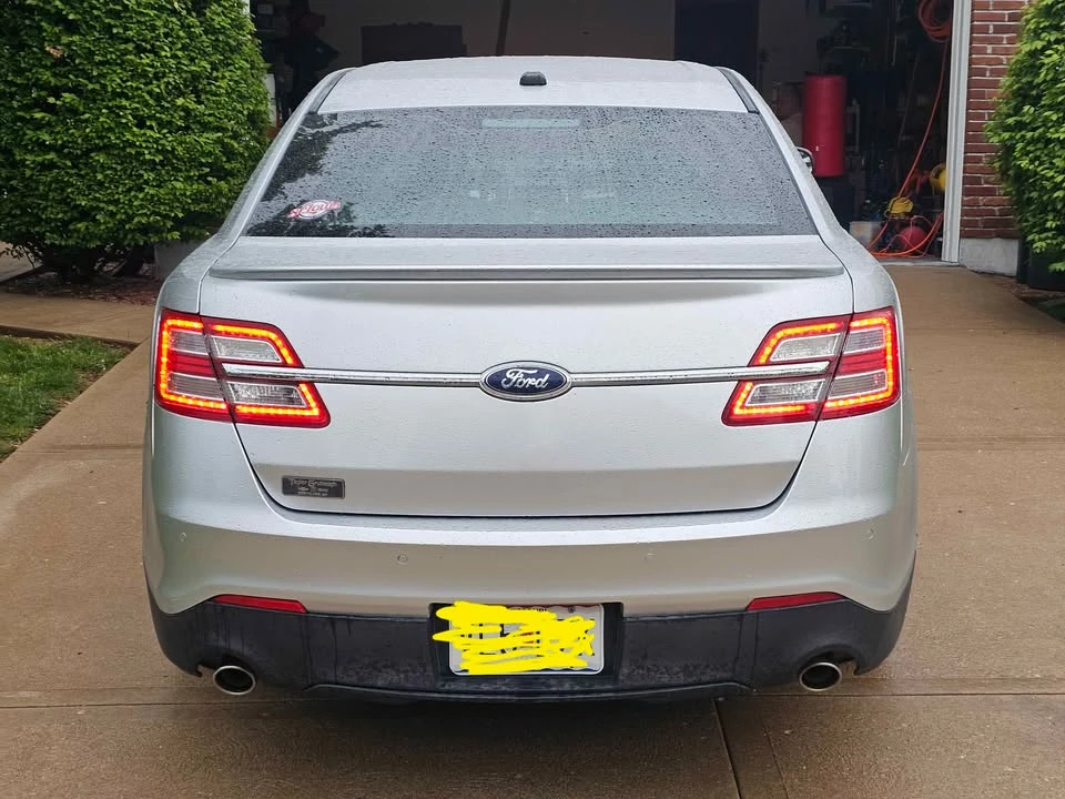 2013 Ford Taurus 6th Gen - Image 4 of 9
