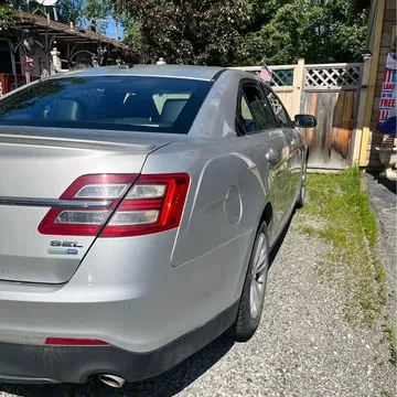 2013 Ford Taurus SEL Sedan 4D