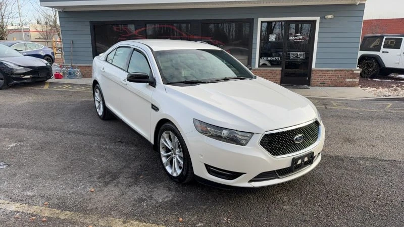 2013 Ford Taurus 5th Gen - Image 3 of 12