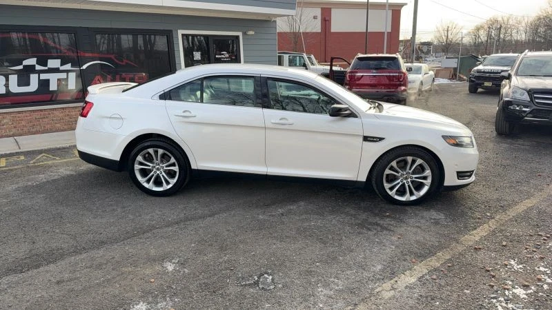 2013 Ford Taurus 5th Gen - Image 4 of 12