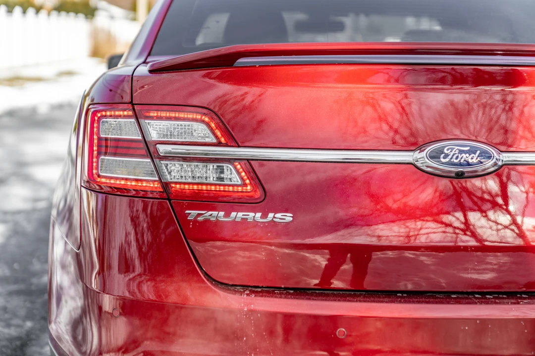 2013 Ford Taurus SHO 6th Gen - Image 22 of 31