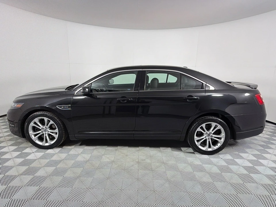 2013 Ford Taurus 5th Gen - Image 8 of 12
