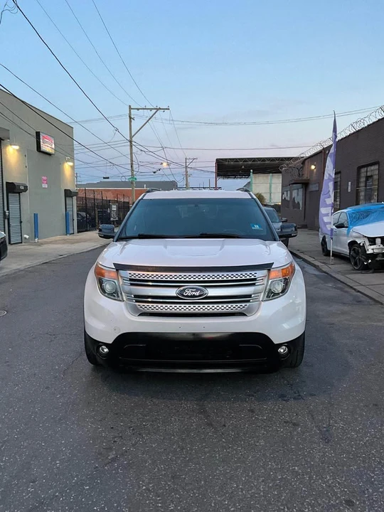 2013 Ford Explorer 5th Gen - Image 2 of 13