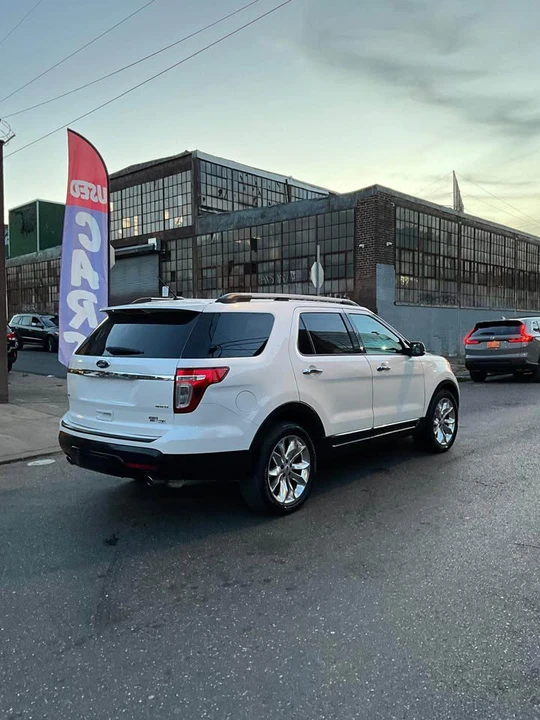 2013 Ford Explorer 5th Gen - Image 5 of 13