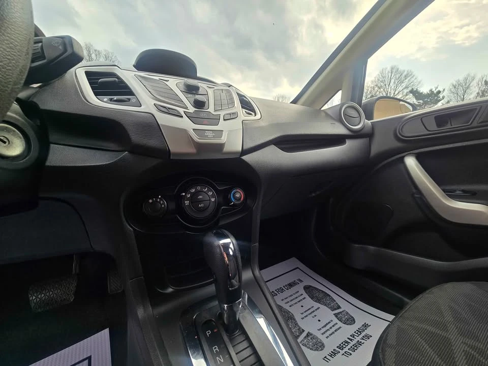 2013 Ford Fiesta - Image 12 of 20