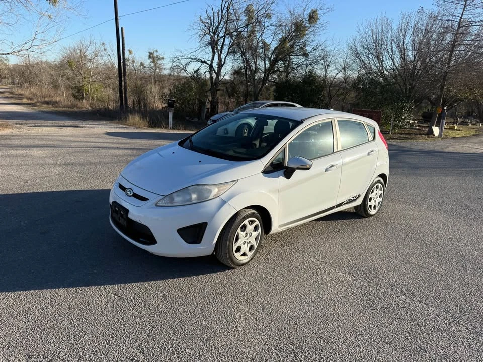 2013 Ford Fiesta - Image 2 of 7