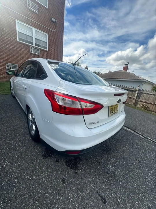 2013 Ford Focus 3rd Gen - Image 2 of 8