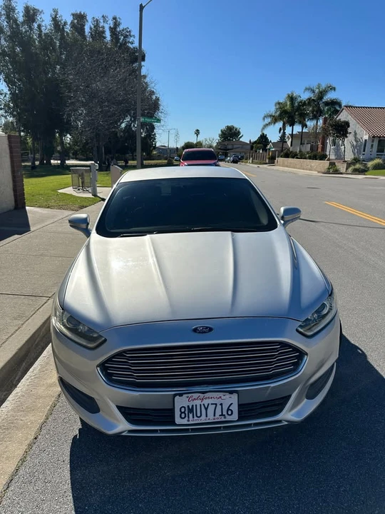2013 Ford Fusion 2nd Gen - Image 2 of 9