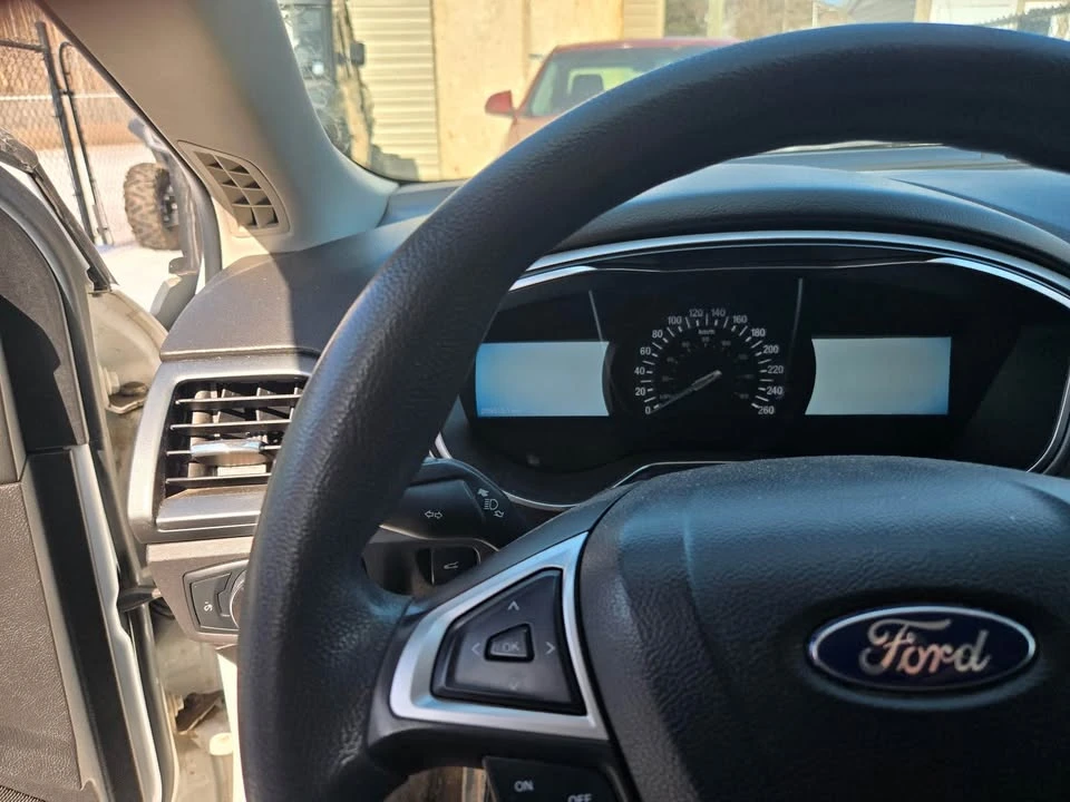 2013 Ford Fusion 2nd Gen - Image 5 of 9