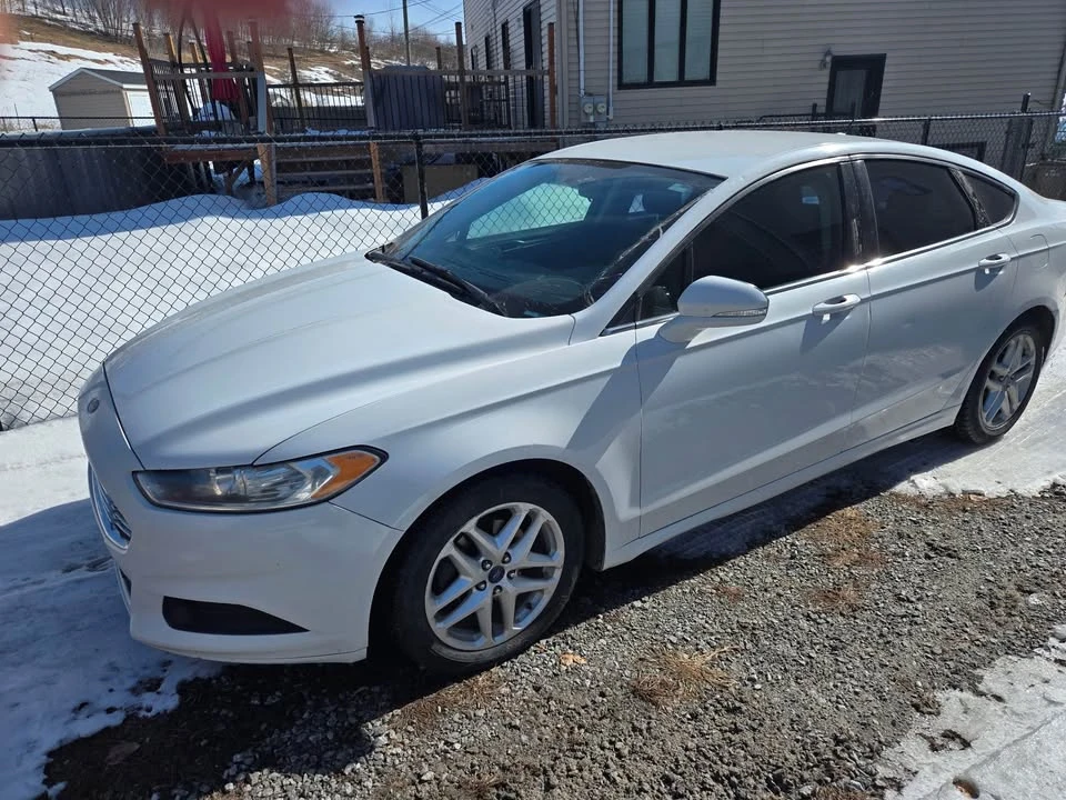 2013 Ford Fusion 2nd Gen - Image 2 of 9