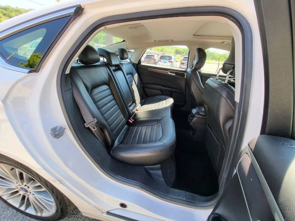 2013 Ford Fusion 2nd Gen - Image 16 of 17