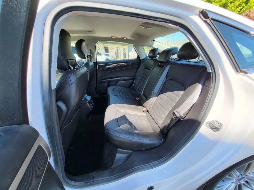 2013 Ford Fusion 2nd Gen - Image 15 of 17