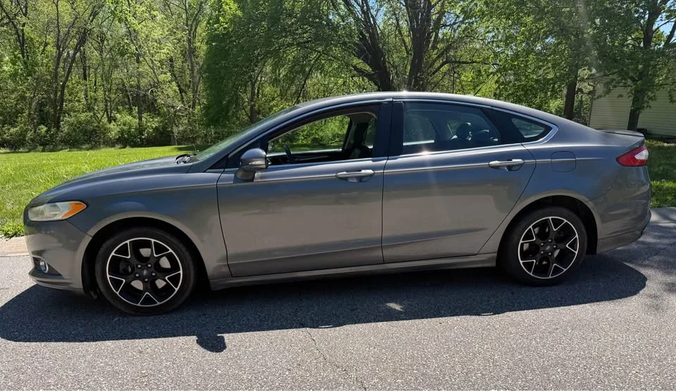 2013 Ford Fusion 2nd Gen - Image 4 of 12