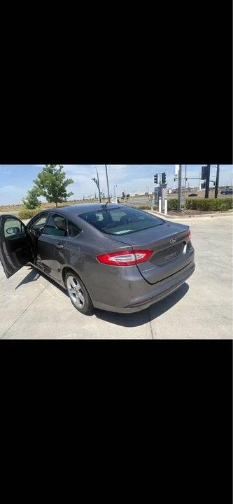 2013 Ford Fusion 2nd Gen - Image 2 of 3