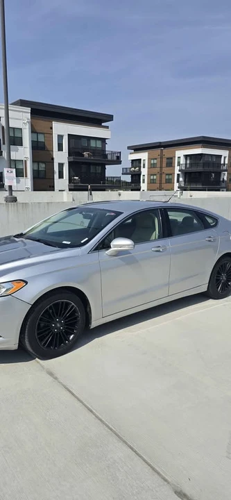 2013 Ford Fusion 2nd Gen - Image 2 of 9