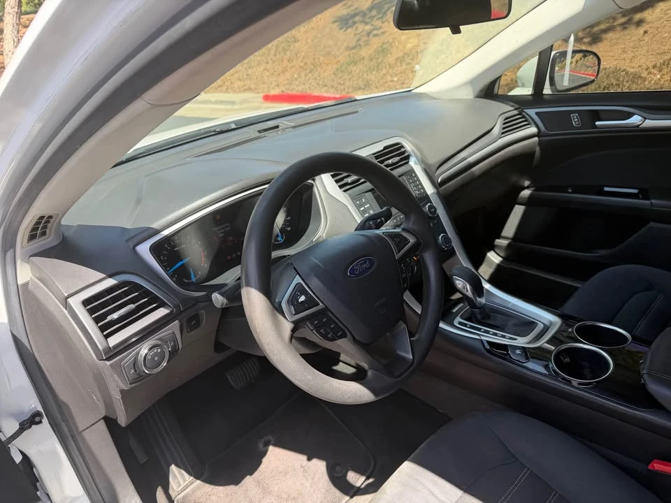 2013 Ford Fusion 2nd Gen - Image 9 of 11