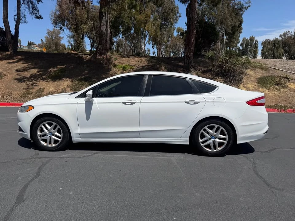 2013 Ford Fusion 2nd Gen - Image 2 of 11