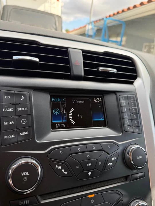 2013 Ford Fusion 2nd Gen - Image 9 of 15