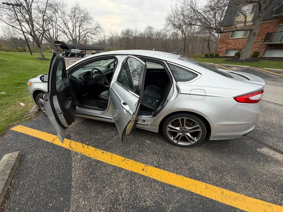 2013 Ford Fusion 2nd Gen - Image 16 of 19