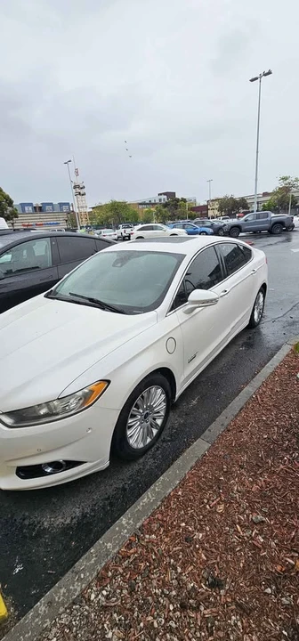 2013 Ford Fusion 2nd Gen - Image 5 of 10