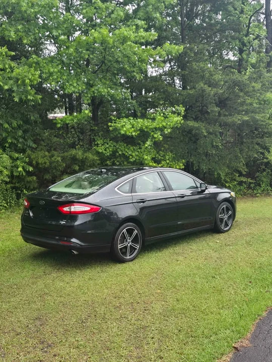 2013 Ford Fusion 2nd Gen - Image 2 of 10