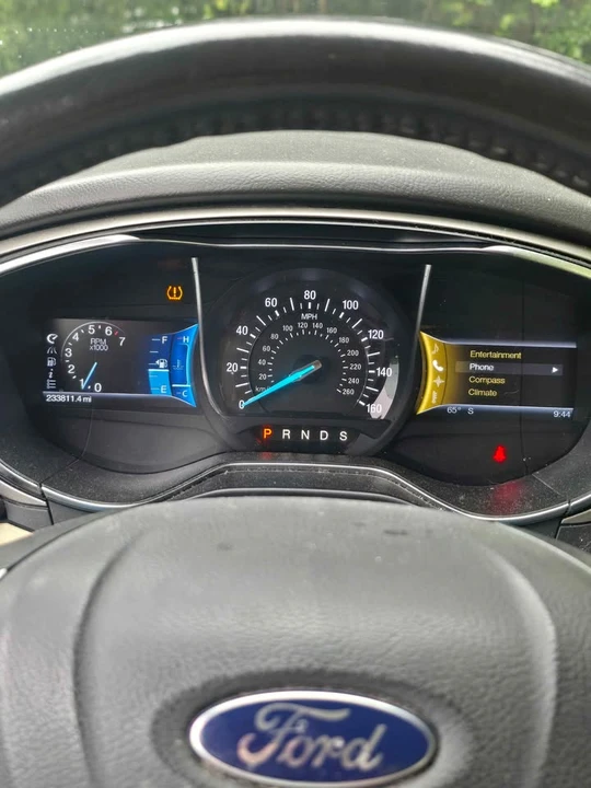2013 Ford Fusion 2nd Gen - Image 3 of 10