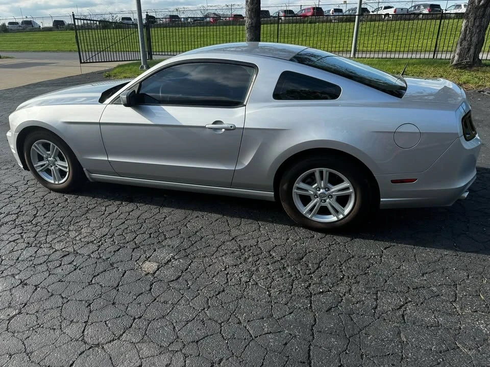 2013 Ford S197 Mustang - Image 2 of 17