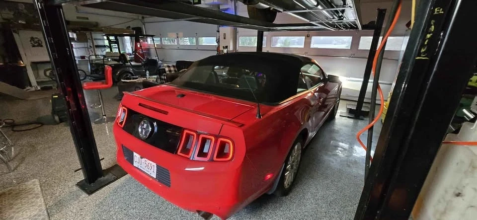 2013 Ford S197 Mustang - Image 10 of 11