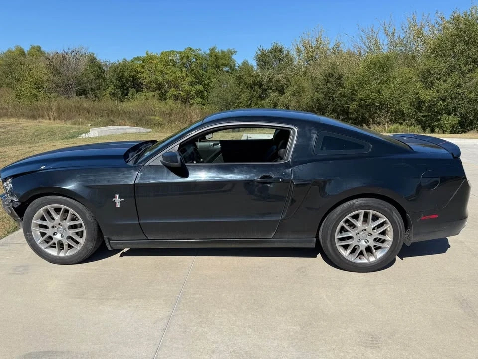 2013 Ford S197 Mustang - Image 13 of 14