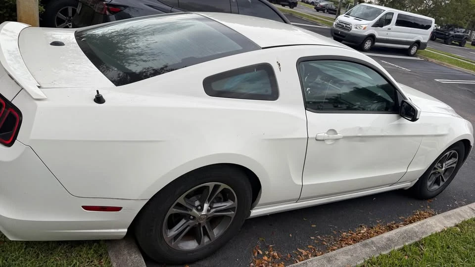 2013 Ford S197 Mustang - Image 2 of 2