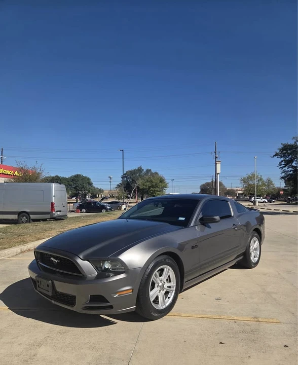 2013 Ford S197 Mustang - Image 2 of 7