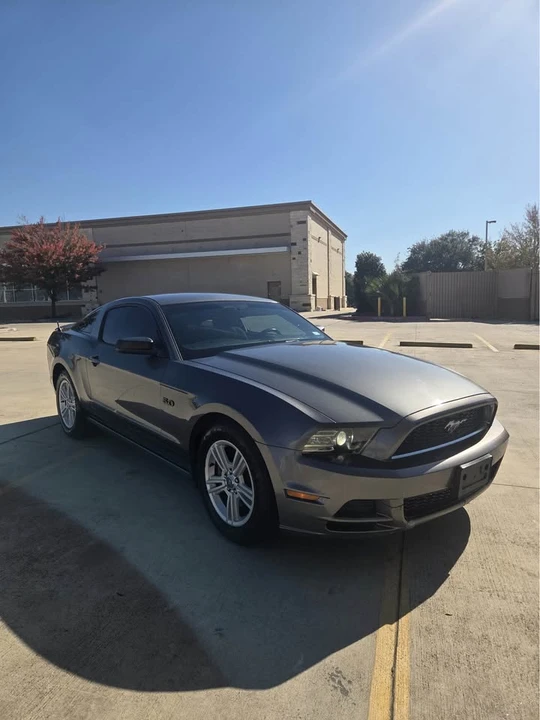 2013 Ford S197 Mustang - Image 2 of 7
